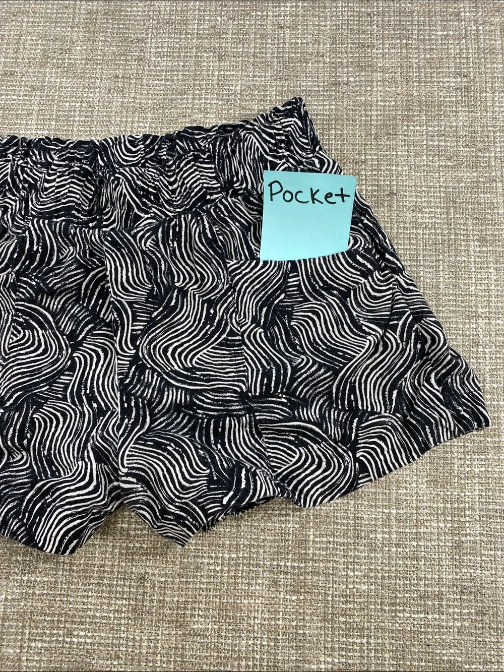 a new day black and White Wave Print Elastic Waist Athletic Shorts - Picture 3 of 13